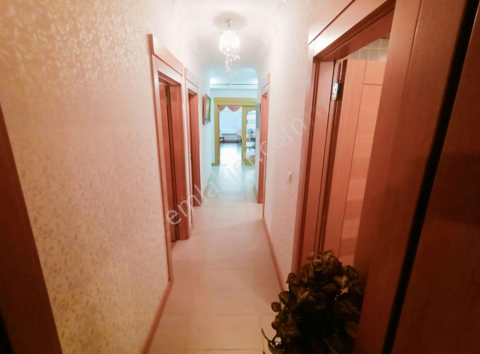 Buğra Dan Maybak Sitesinde Göl Manzaralı Lüxx Ara Kat 4+1 Daire - Görsel 24