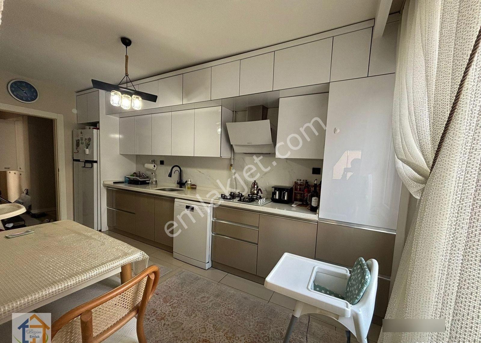 Altin Oranda Bakimli 150 M2 Kapali Garajli Güney Cephe 3+1