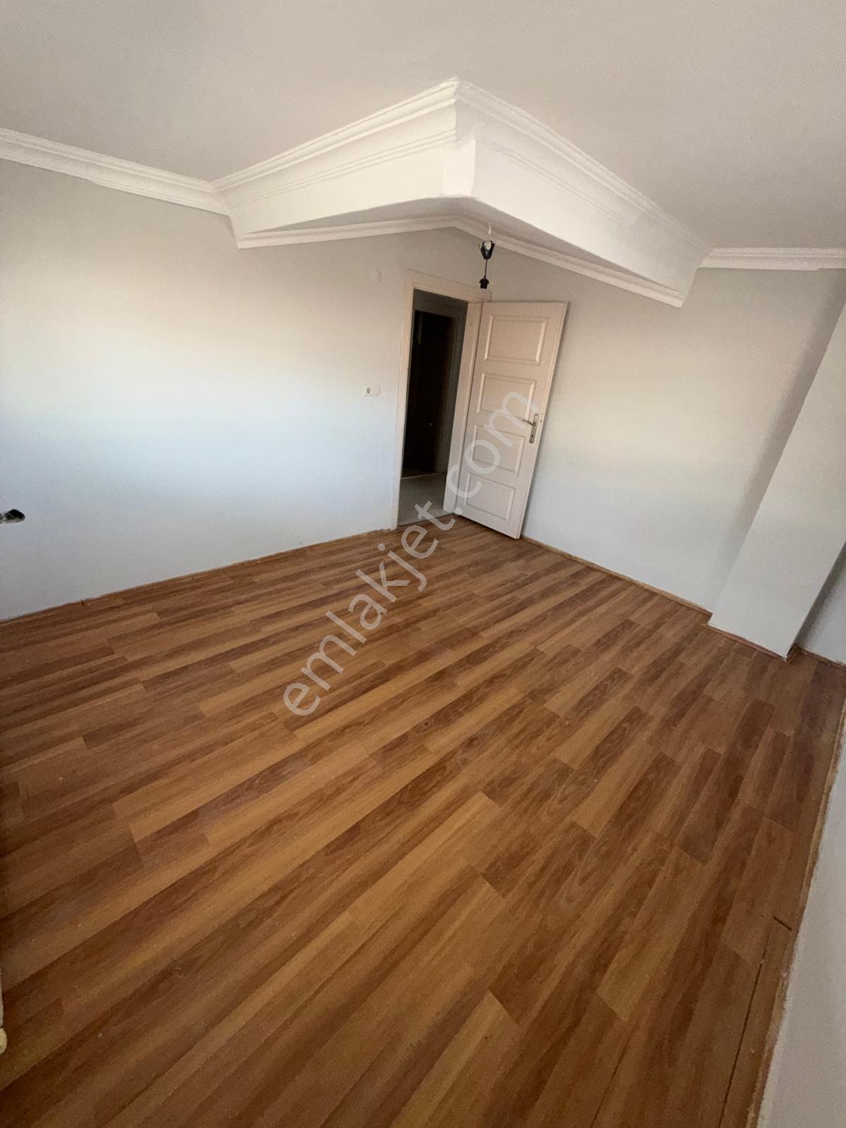 Cerrahpaşa Emlaktan Esenyurt Mehterçeşmede Teraslı Şehir Manzaralı 2+1 Kiralık Daire