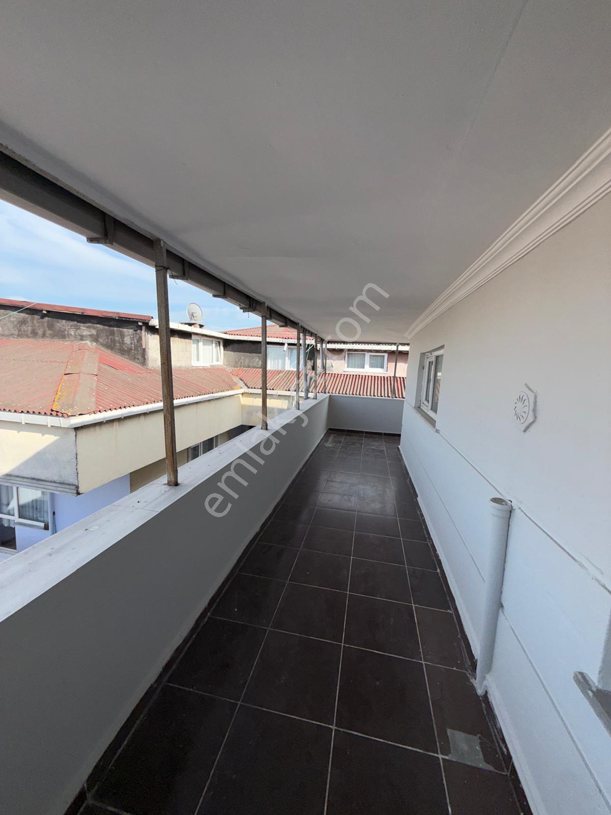 Cerrahpaşa Emlaktan Esenyurt Mehterçeşmede Teraslı Şehir Manzaralı 2+1 Kiralık Daire - Görsel 10