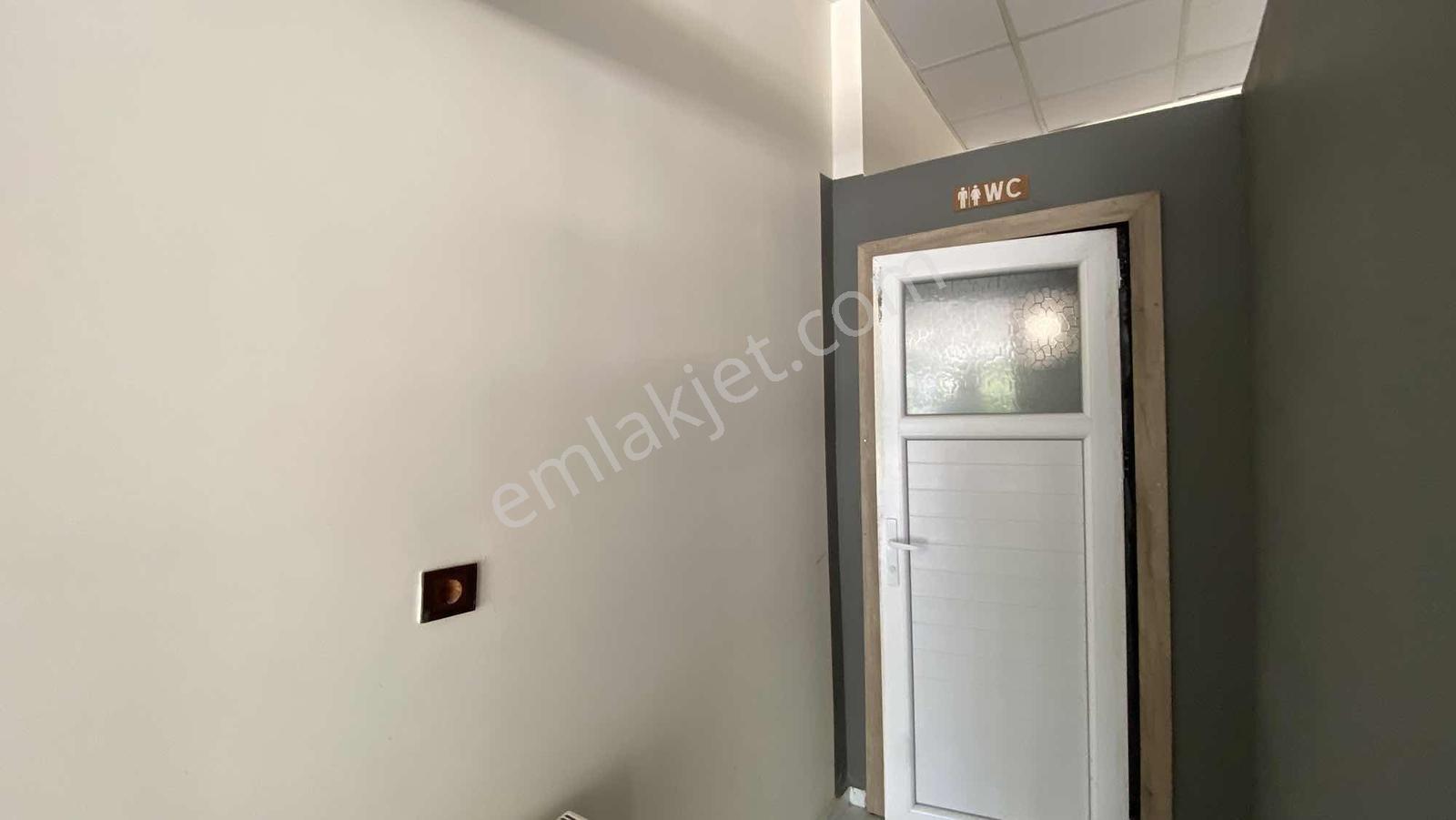 Ümit Emlak|sürsürü/ana Cadde Üzeri İşlek Lokasyon 220m2 Kiralık - Görsel 15