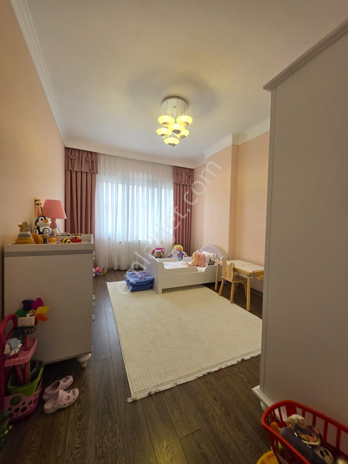 Garanti Emlak'tan - Anıt Koru'da - 230 M² 4+1 Emsalsiz Bir Daire - Görsel 2