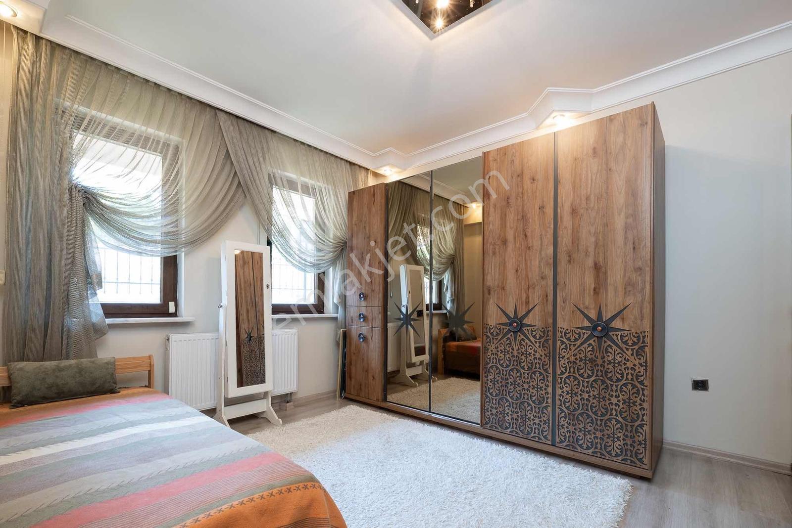 Remax Leon Nilüfer 19 Mayıs'ta Seçkin Yaşama Özel 5+1 Villa - Görsel 12