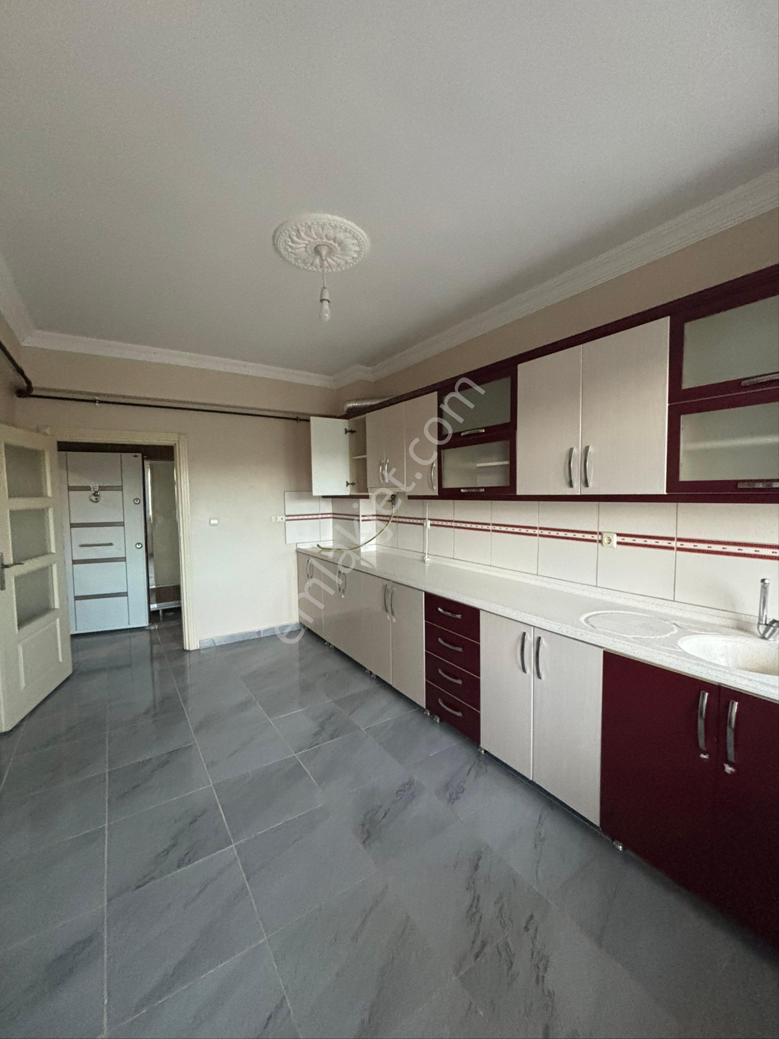 Güngör Emlaktan Güzelyurt Mahallesi Prestijevlerinde Satılık Daire - Görsel 12