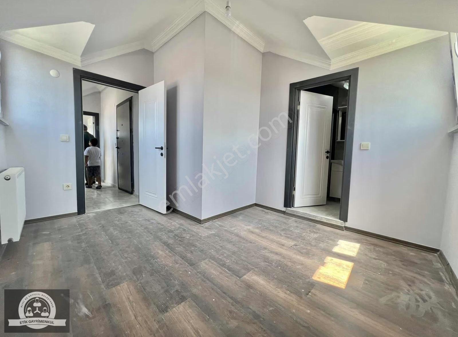 Ahmet Yesevi Mah. Kiralık 4+1 Çatı Dubleks Daire - Görsel 24