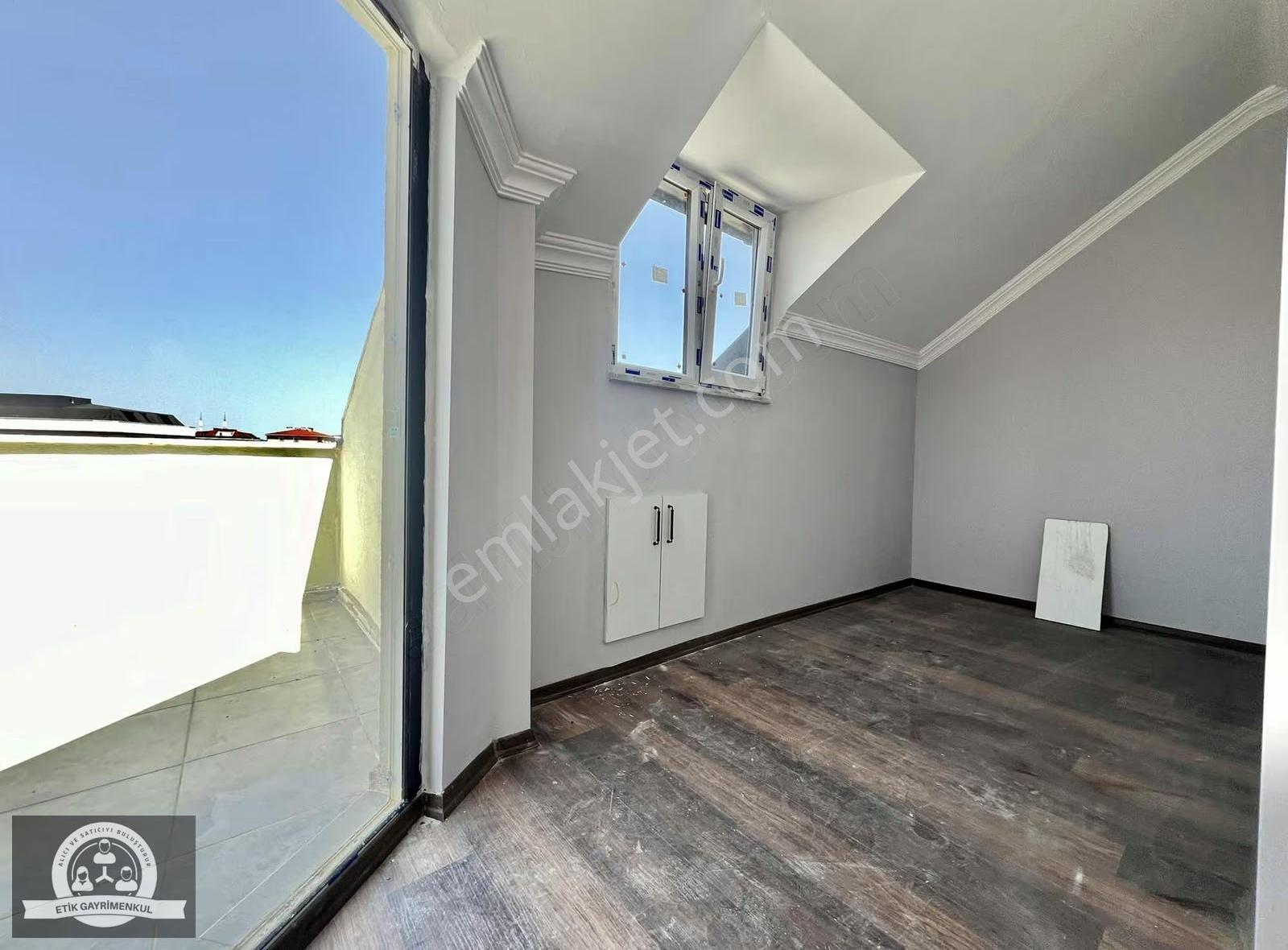 Ahmet Yesevi Mah. Kiralık 4+1 Çatı Dubleks Daire - Görsel 11