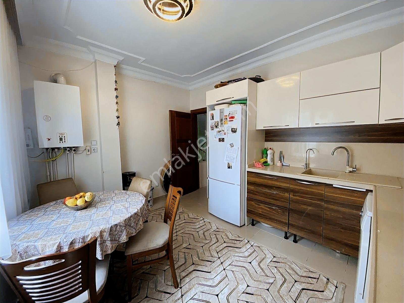 Remax Den Büyükçekmece Fatih Mh 385 M2 Arsalı Müstakil 7+2 Villa - Görsel 25