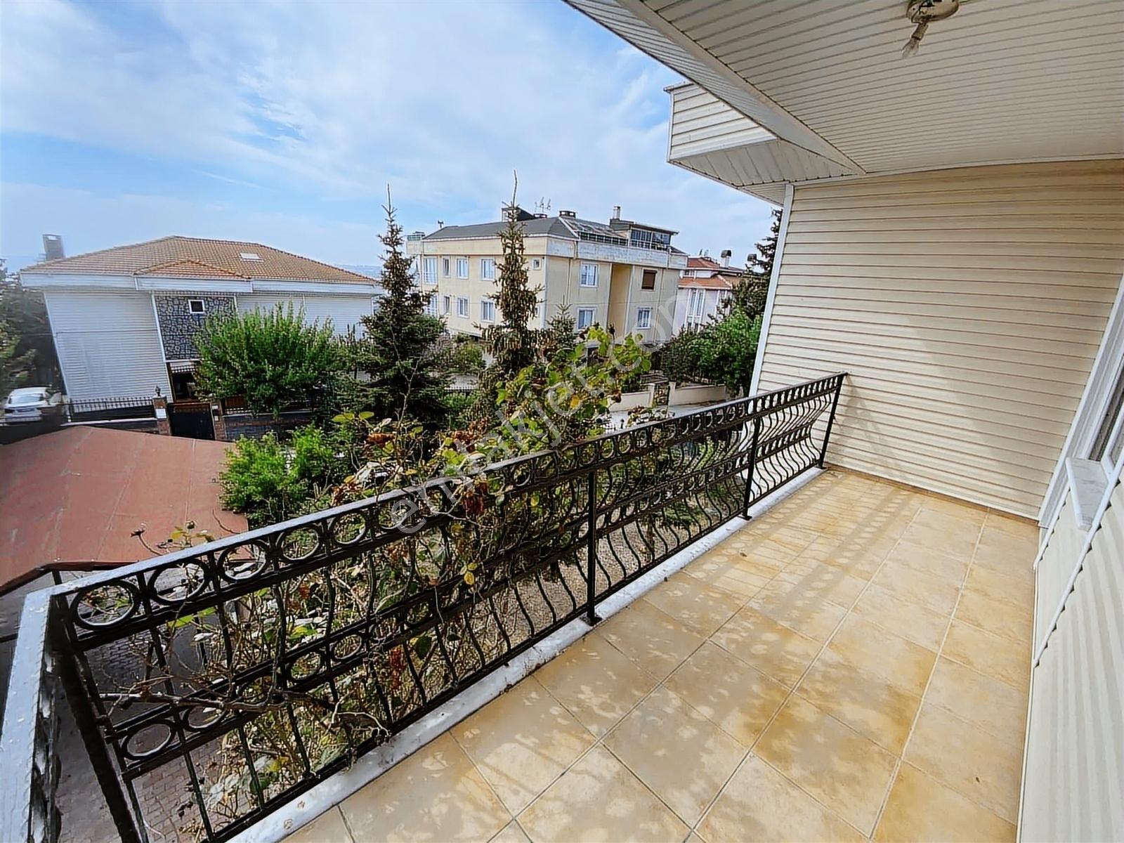 Remax Den Büyükçekmece Fatih Mh 385 M2 Arsalı Müstakil 7+2 Villa - Görsel 28
