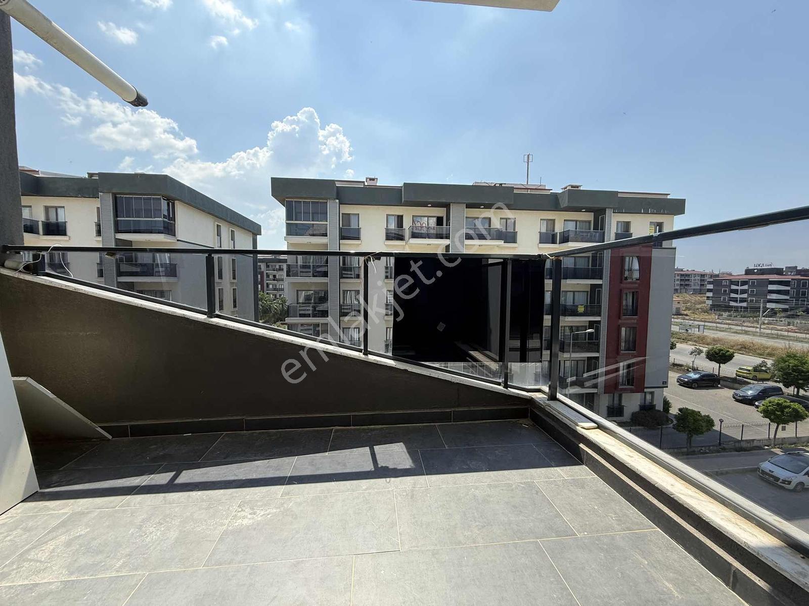 Yedieylül Mah. 80m² 2+1 Geniş Arakat Havuzlu Site Kapalı Otopark - Görsel 2