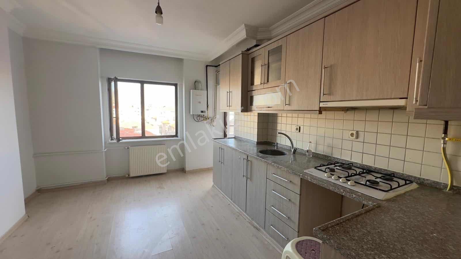 Niğde Çarşı Merkezde Kiralık 4+1 200m2 Kiralık Daire - Görsel 5