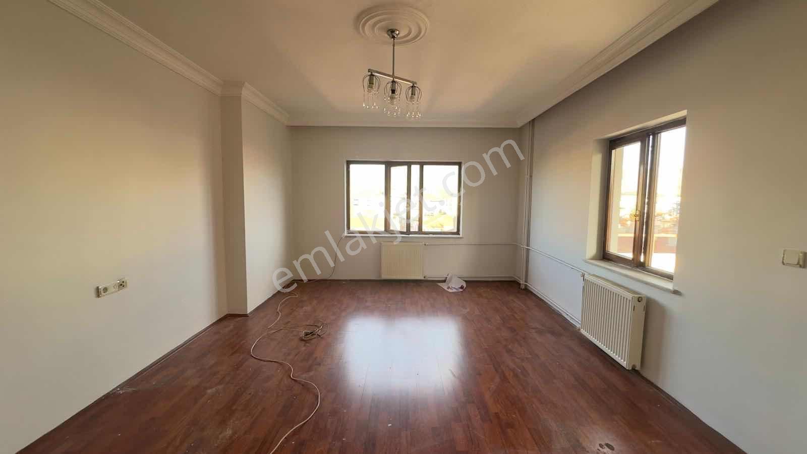 Niğde Çarşı Merkezde Kiralık 4+1 200m2 Kiralık Daire - Görsel 8