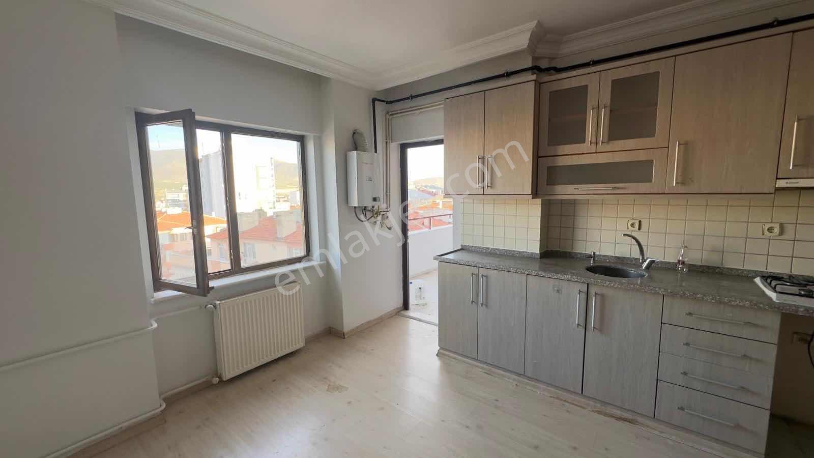 Niğde Çarşı Merkezde Kiralık 4+1 200m2 Kiralık Daire - Görsel 23