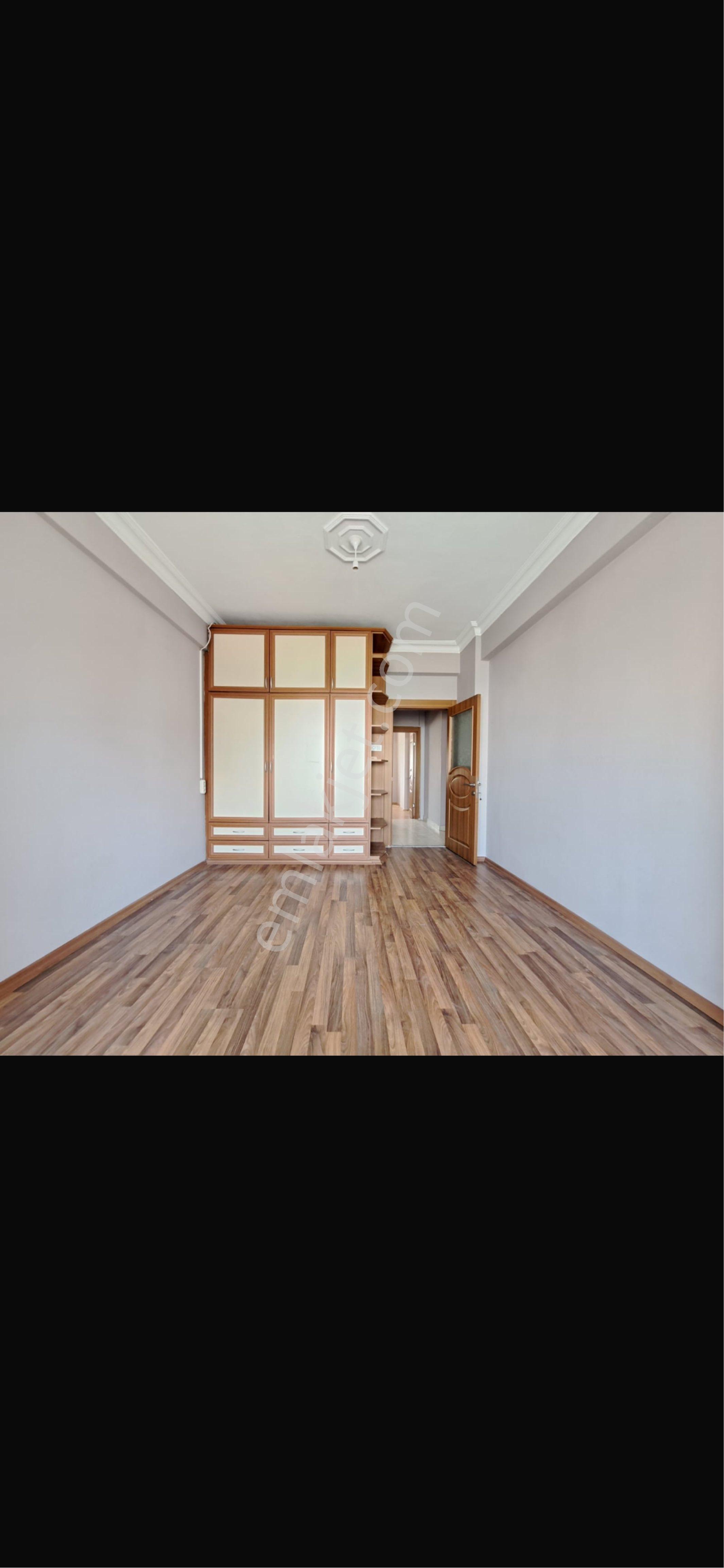 Cadde Üstü - Görsel 30
