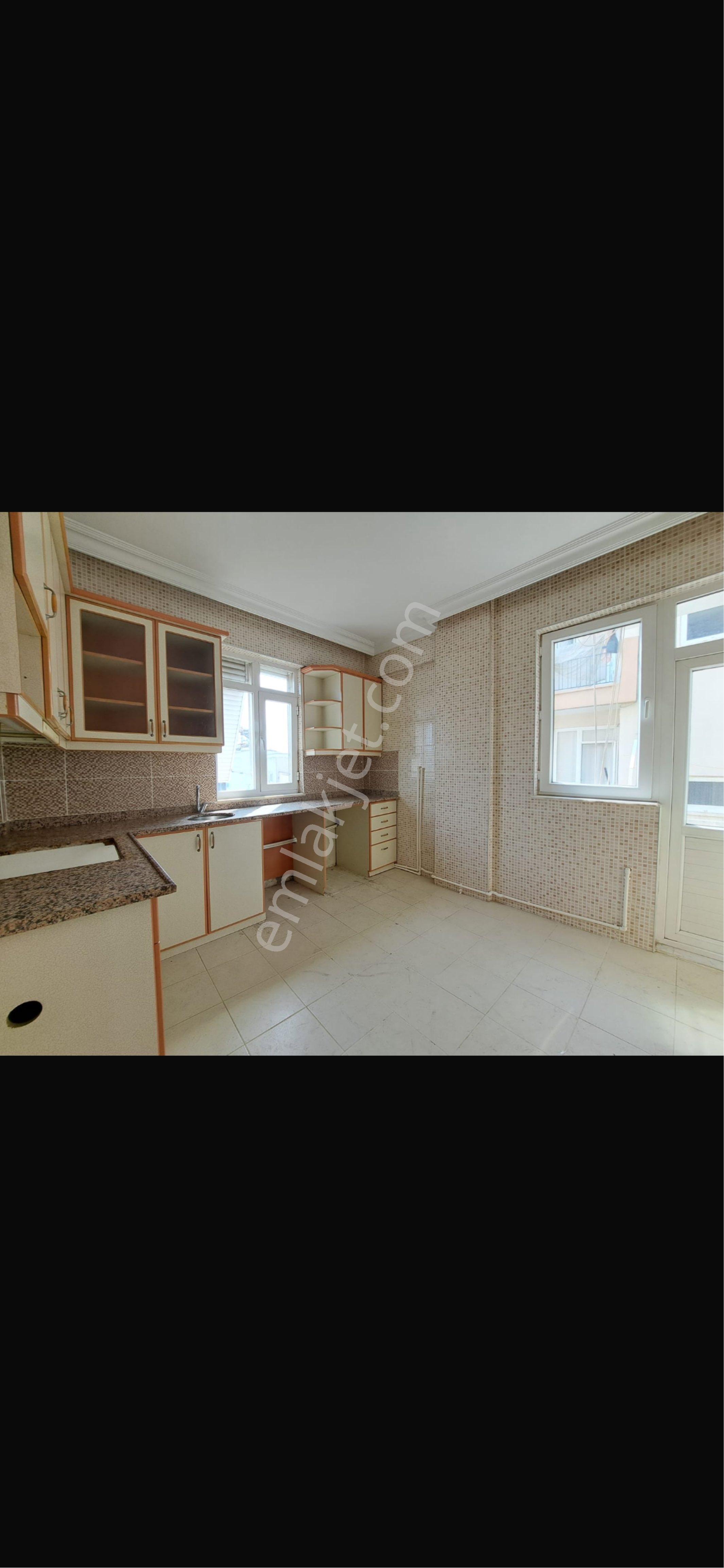 Cadde Üstü - Görsel 27
