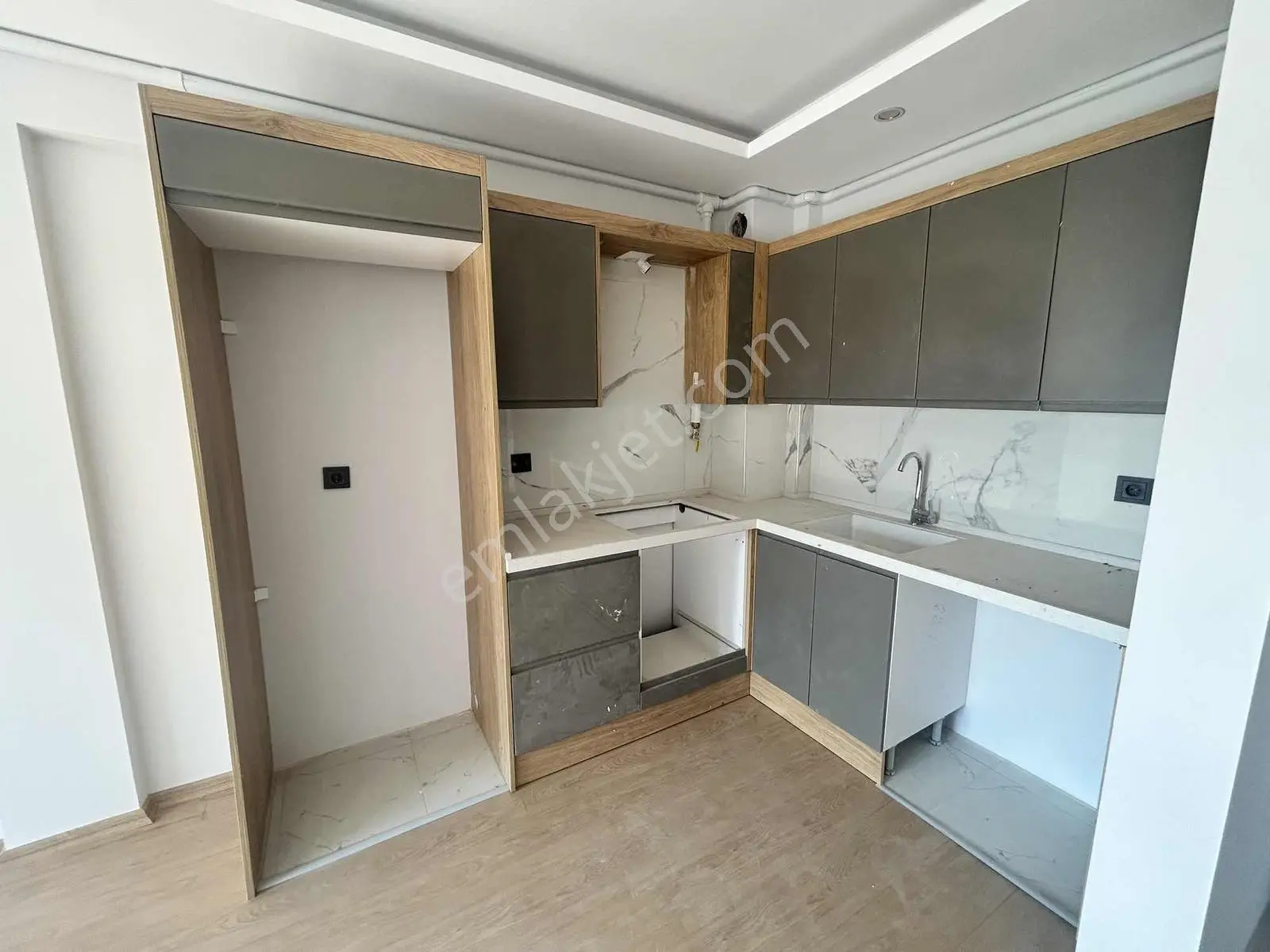 Muradiye Mah'sinde Site İçersinde Havuzlu 1+1 Satılık Daire - Görsel 18