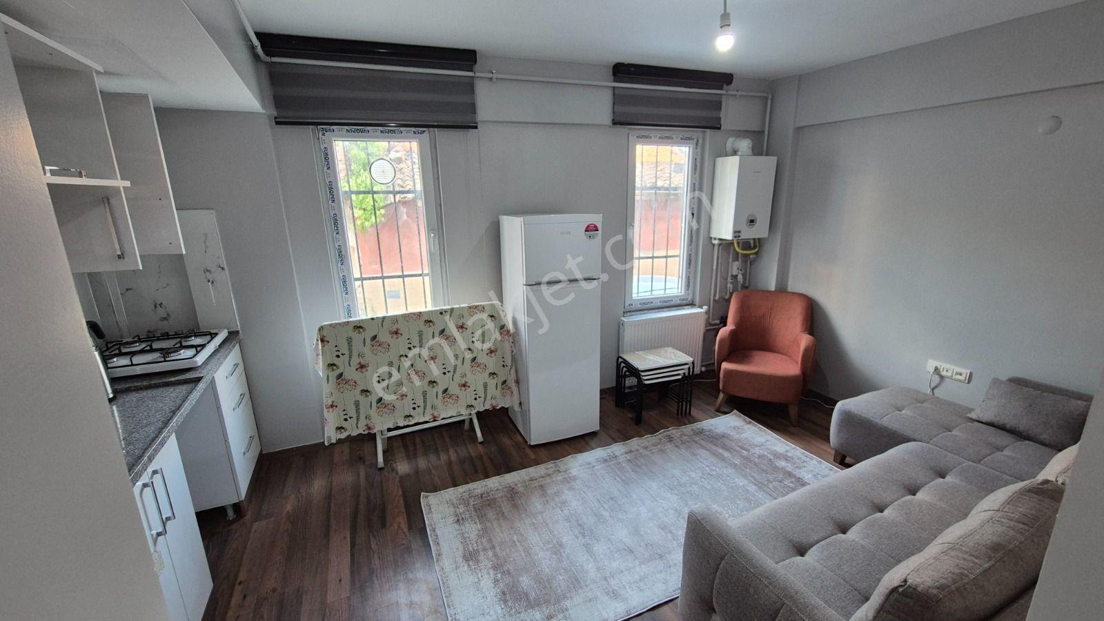 Eski Belediye Yakininda 1+1 Eşyalı Apart Satılık - Görsel 2