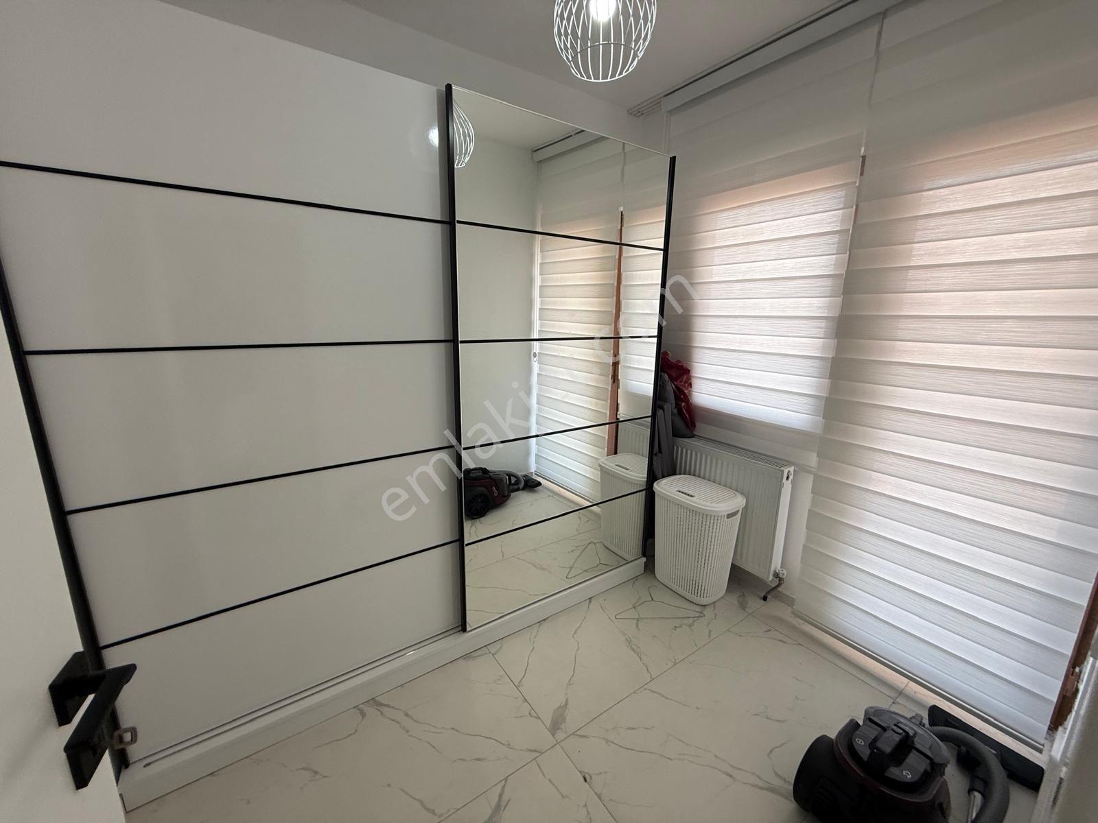 Kuşadası Kadınlar Denizi Plaja Yakın Eşyalı Yapılı Bahçeli 3+1 Havuzlu Site Satılık Villa - Görsel 16