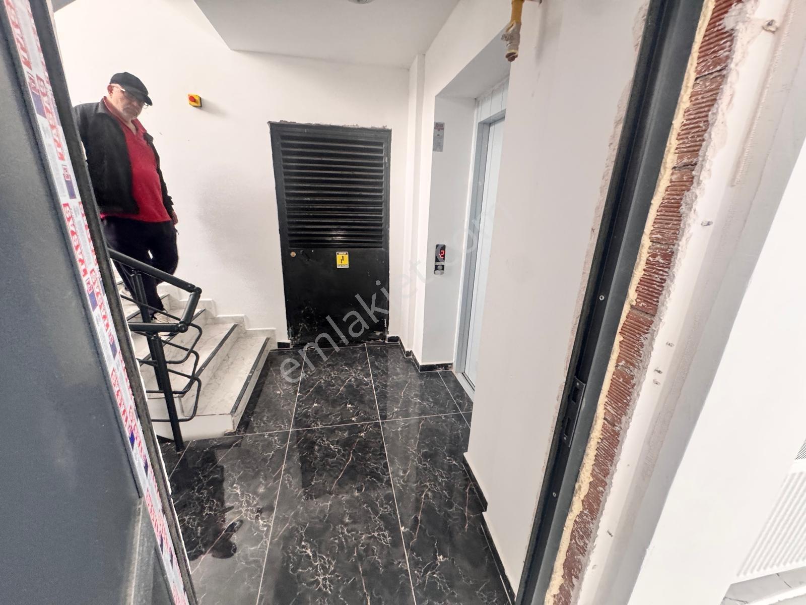 Canik'te Vadi Yoluna (bulvara)cephe Kiralık Fırsat Depolu Dükkan - Görsel 17