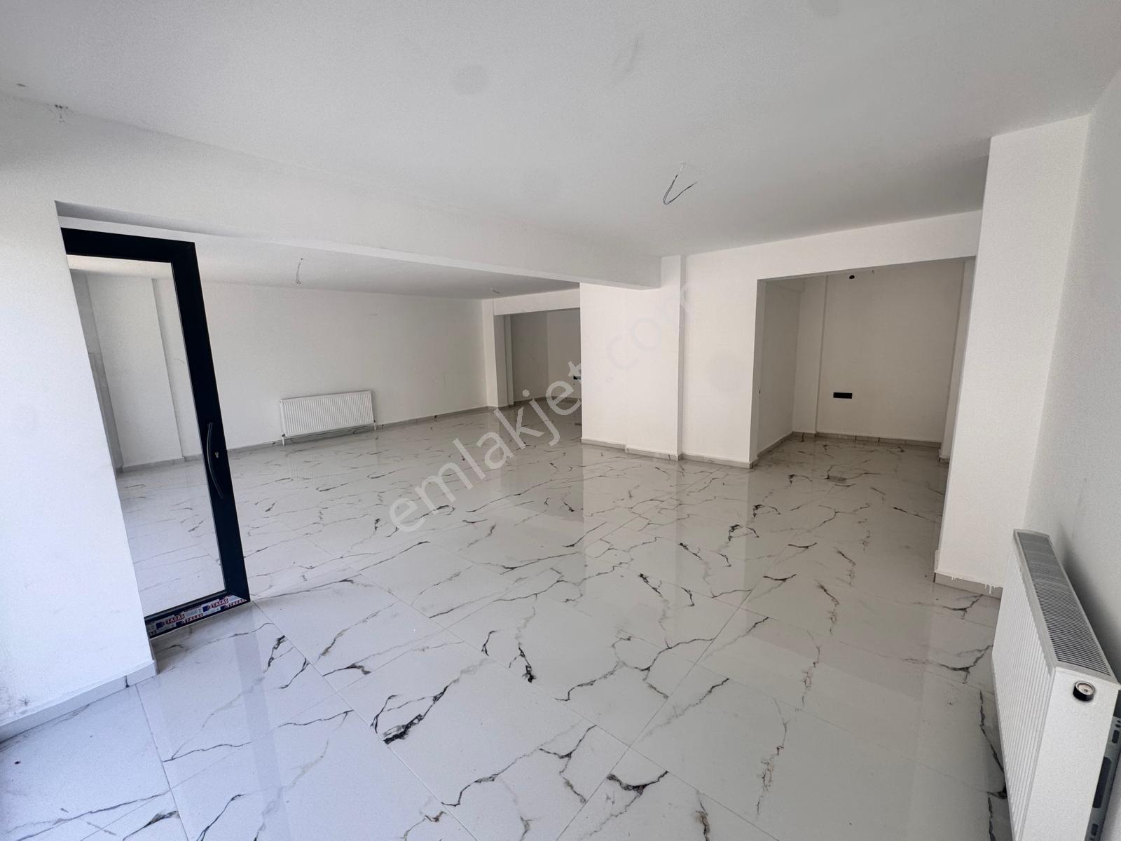 Canik'te Vadi Yoluna (bulvara)cephe Kiralık Fırsat Depolu Dükkan - Görsel 11