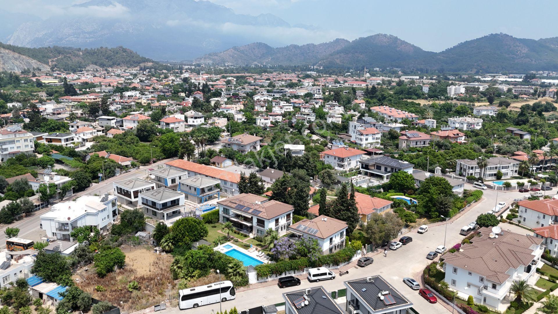 Kemer Çamyuva Jakaranda Sitesi'nde Satılık Bahçe Katı 2+1 Daire - Görsel 11