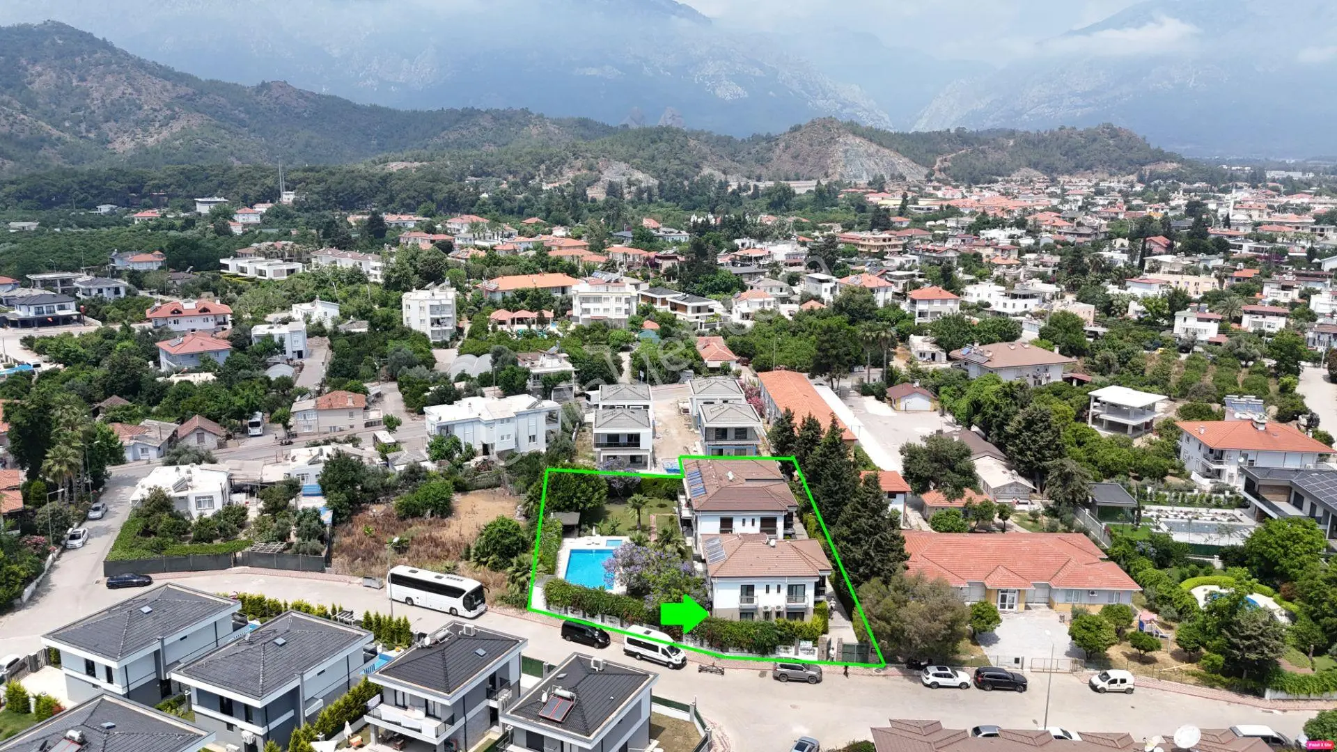Kemer Çamyuva Jakaranda Sitesi'nde Satılık Bahçe Katı 2+1 Daire