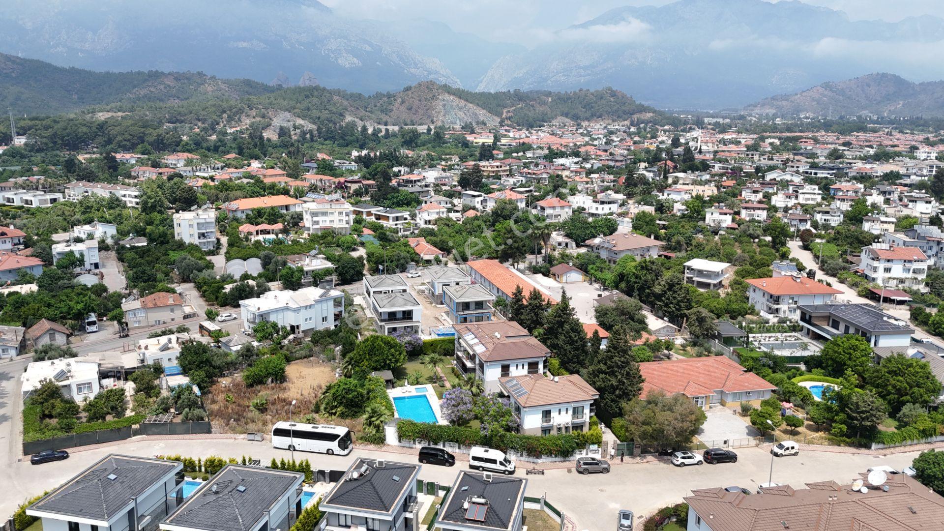 Kemer Çamyuva Jakaranda Sitesi'nde Satılık Bahçe Katı 2+1 Daire - Görsel 12