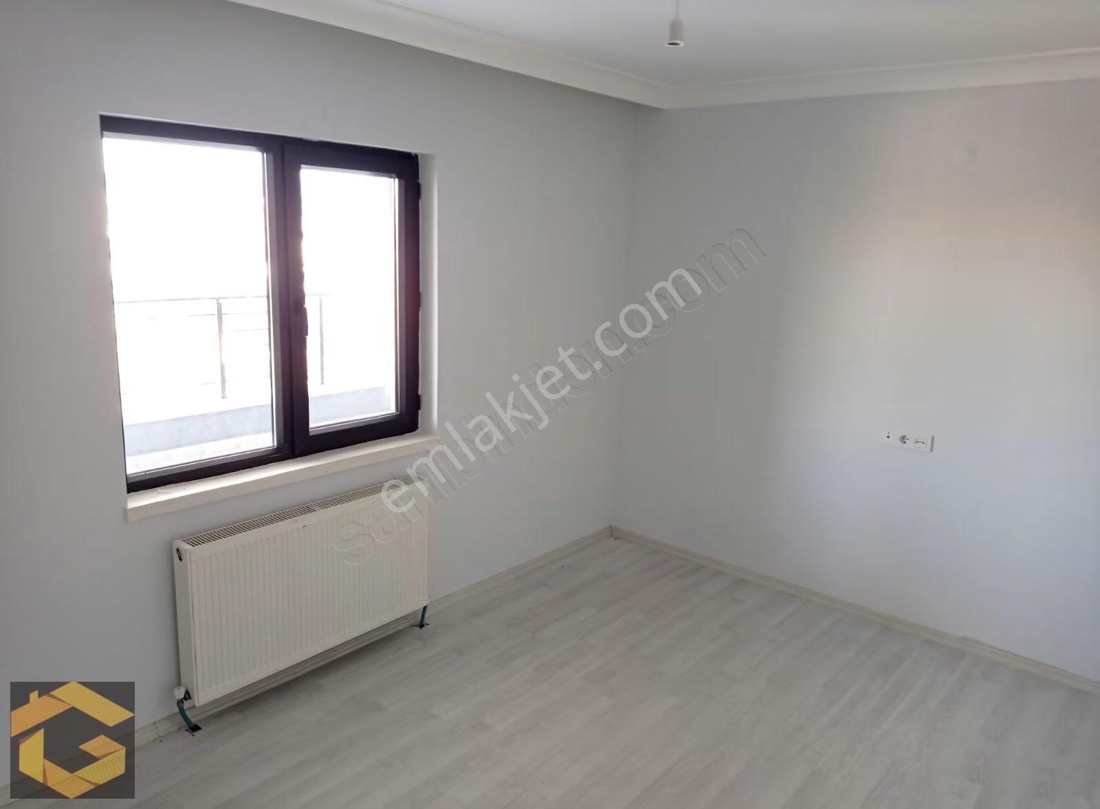 Ulubey'de Full Yapılı Cadde Üzeri Kiralık 3+1 Site Dairesi - Görsel 15