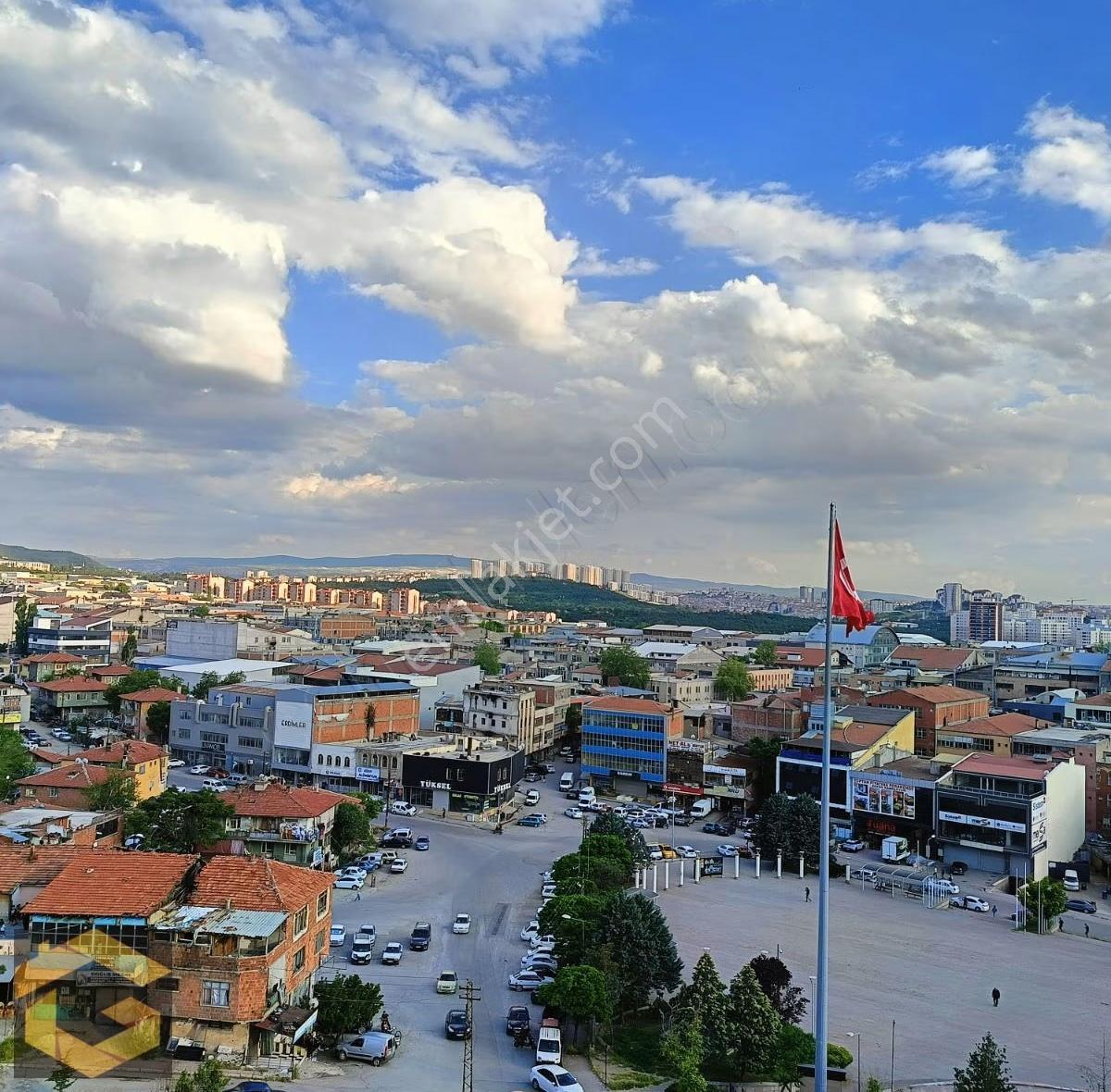 Ulubey'de Full Yapılı Cadde Üzeri Kiralık 3+1 Site Dairesi - Görsel 30
