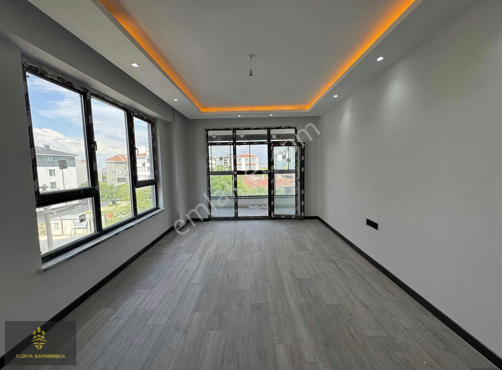 Gelişen Bölgede Site İçerisi Ultra Lüks Özel Garajlı Sıfır 2+1