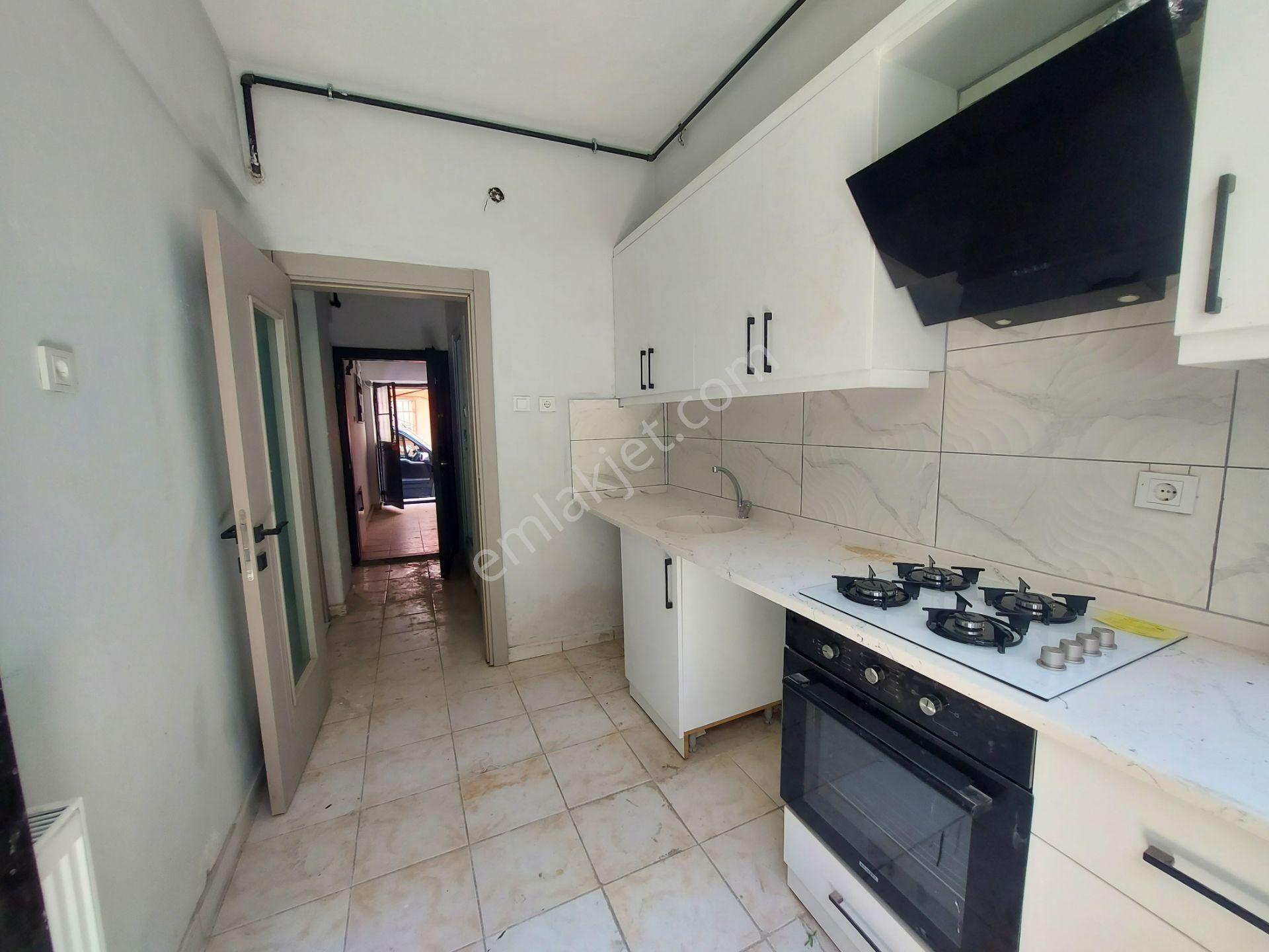 Şirinevler'de Satılık Komple Bina - Tadilatlı & Ulaşım Avantajlı - Görsel 12