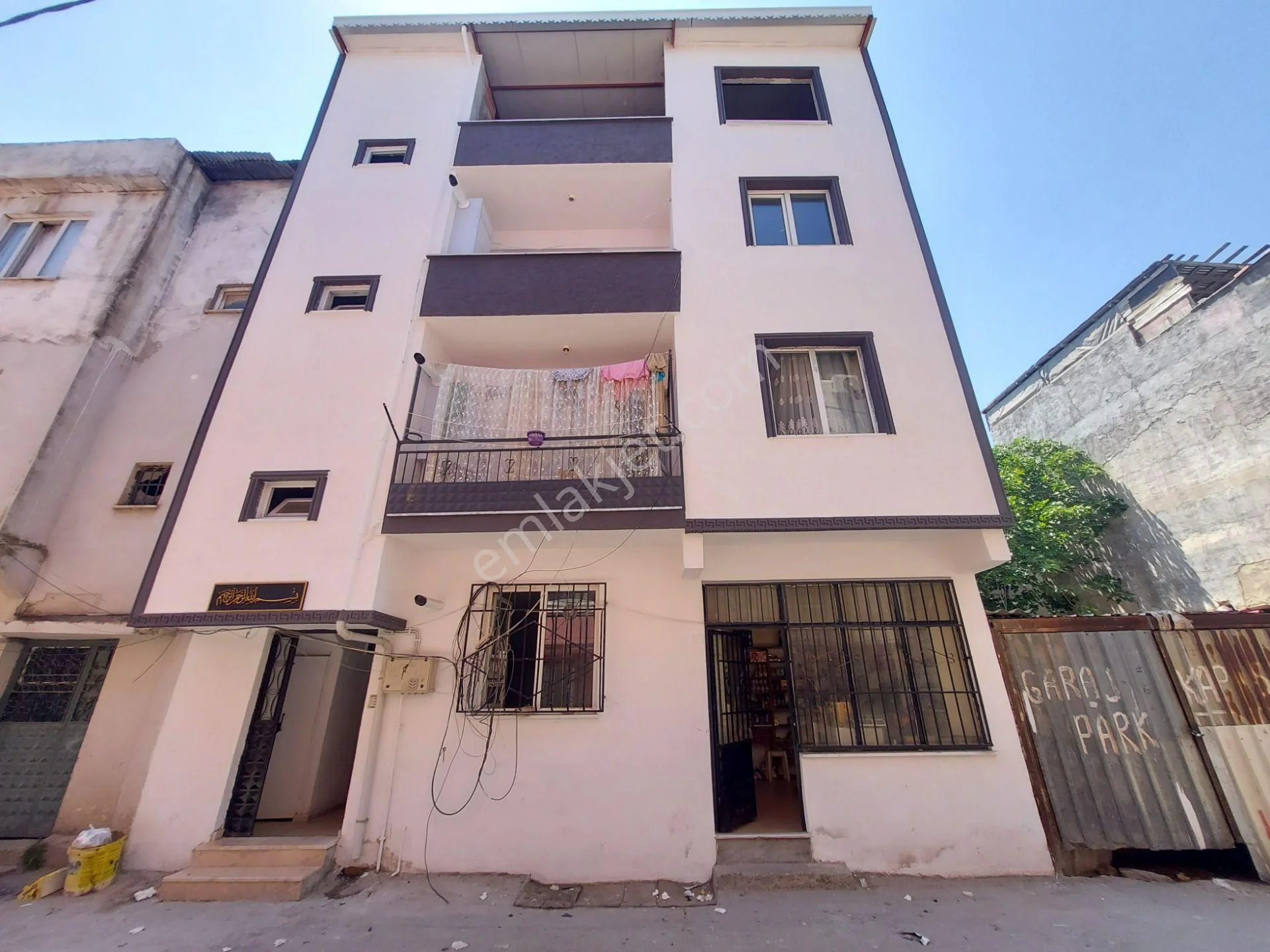 Şirinevler'de Satılık Komple Bina - Tadilatlı & Ulaşım Avantajlı - Görsel 3