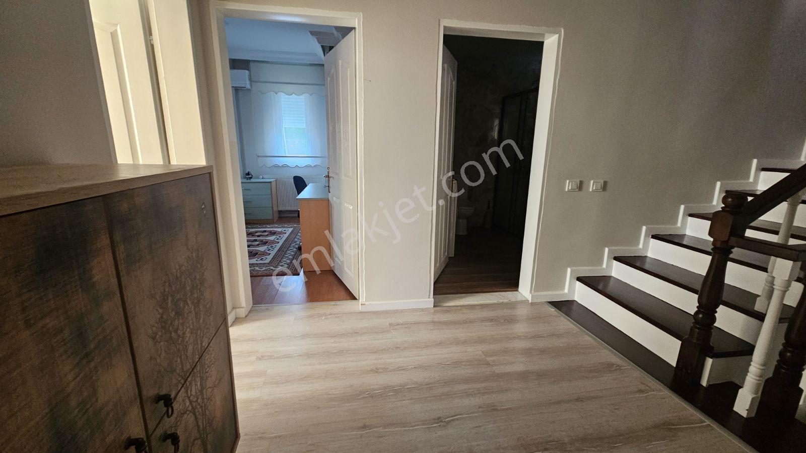 Balo Gayrimenkul'den Havuzlu Sitede Kiralık Villa - Görsel 30