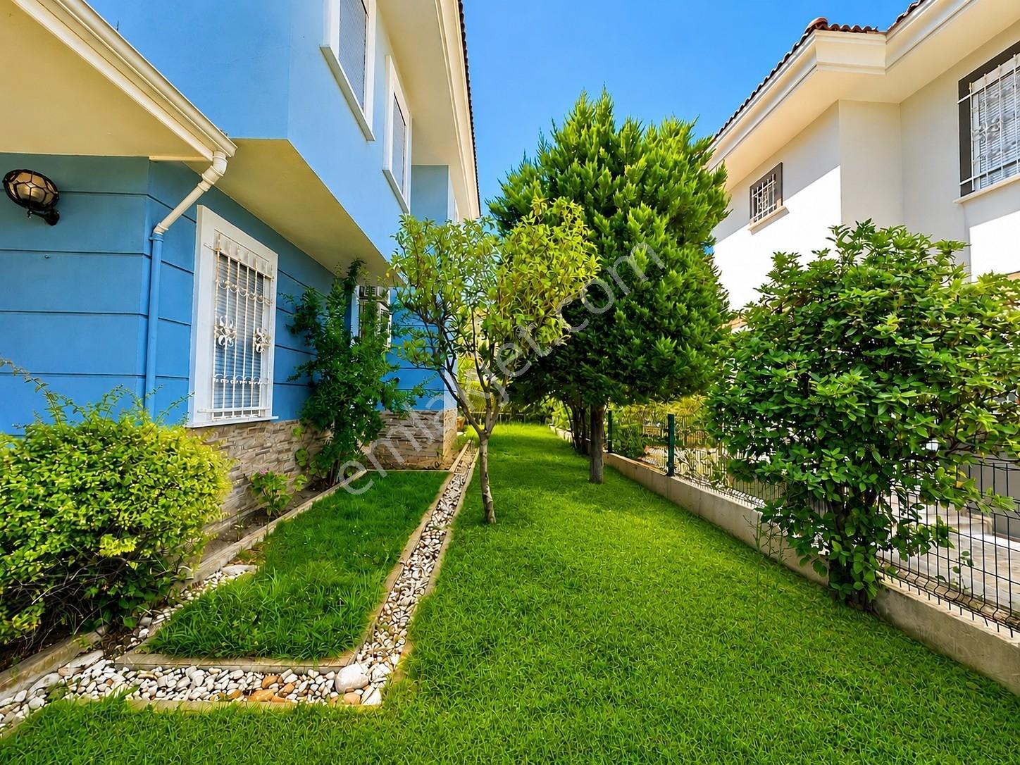 Umas Solutıon'dan Laka'da Yola Cepheli Büyük Müstakil 3+1 Villa - Görsel 23