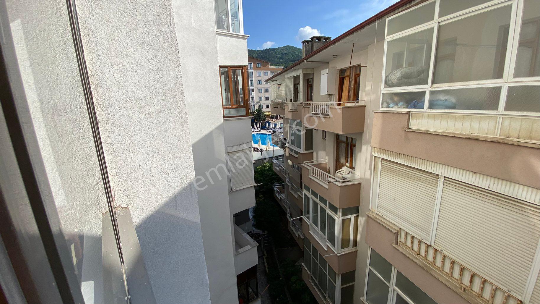 Çınarcık Harmanlar Mahallesindedeniz Manzaralı 2+1 3. Kat Asansörlü Bina - Görsel 18