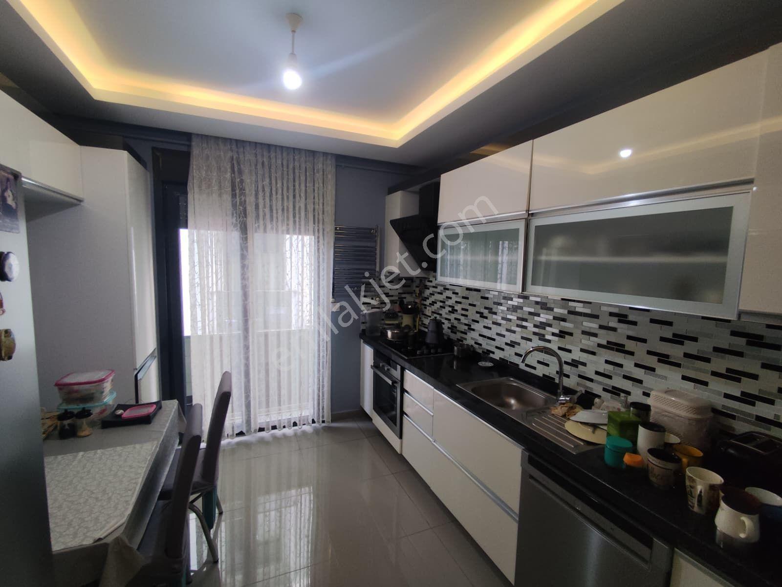 Güngören Merkez Mah. Lüks Kiralık 3+1 Ara Kat Daire - Görsel 11