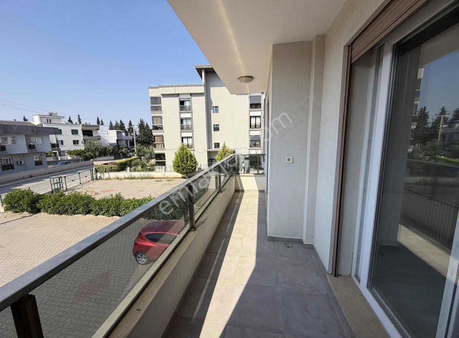 Menderes Altıntepe Mahallesinde Kiralık 3+1 Meşe Emlaktan