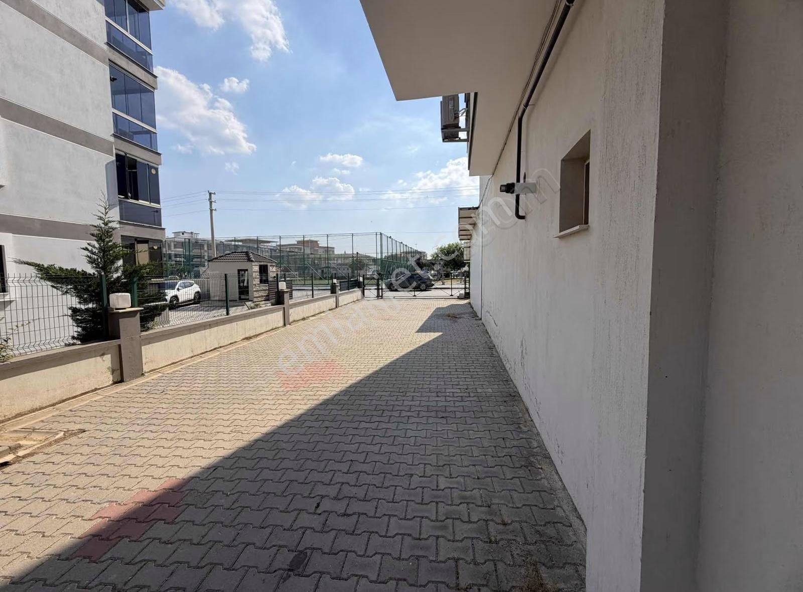 Menderes Altıntepe Mahallesinde Kiralık 3+1 Meşe Emlaktan - Görsel 10