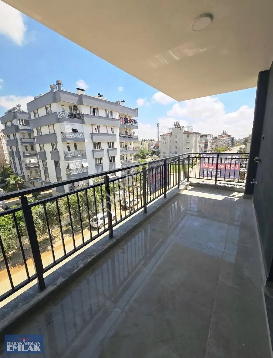 3 Cepheli Tramvay Durağına 900 Uzaklıkta Satılık 2+1 Daire