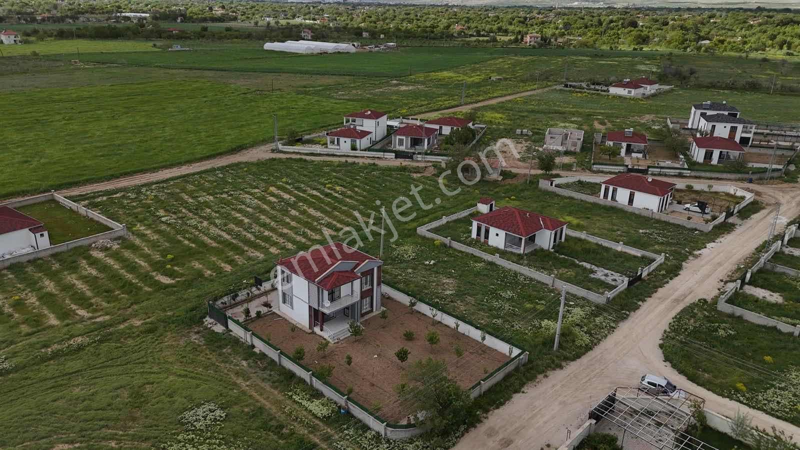 Emin Emlak Bor Kemerhisar Çayır'da 520m2 Altyapılı Satılık Arsa - Görsel 5