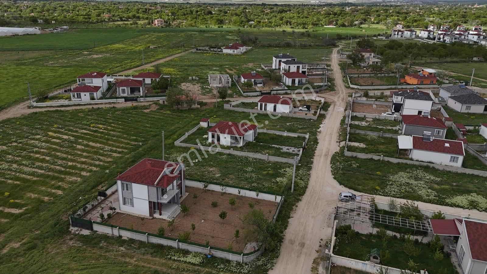 Emin Emlak Bor Kemerhisar Çayır'da 520m2 Altyapılı Satılık Arsa - Görsel 9