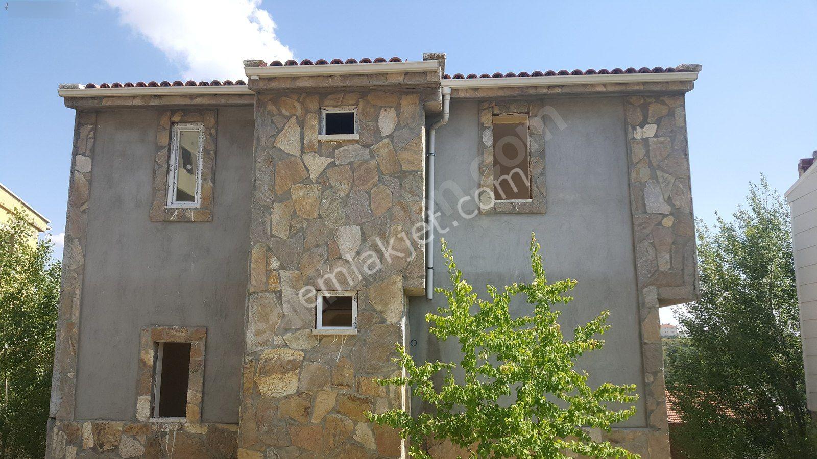 Akyurt Merkezde Sahibinden Uygun 260m2 Tribleks Villa - Görsel 4