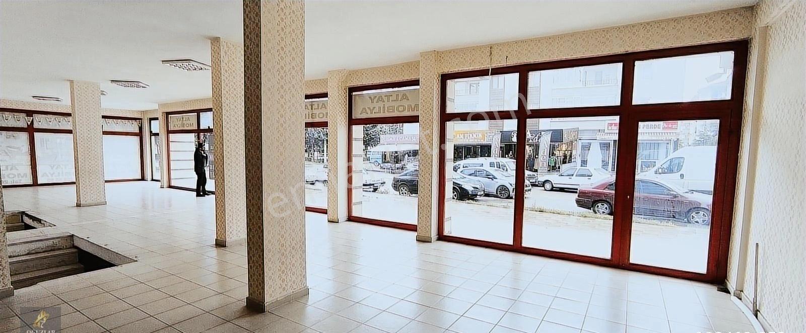 Cadde Üstü İşlek Noktada 300m2 Satılık Depolu Köşebaşı Dükkan - Görsel 17