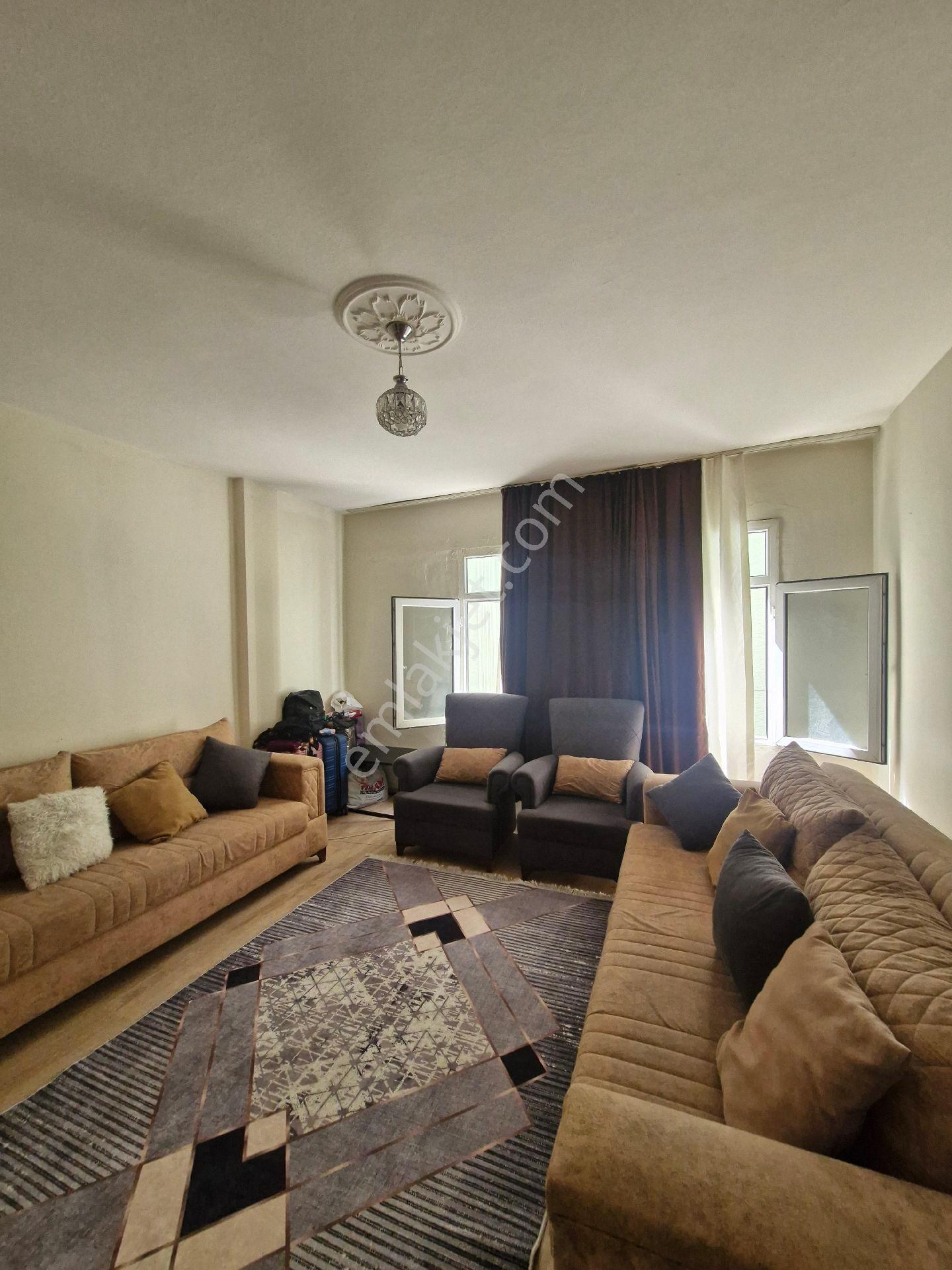 Küçükçekmece Cennet Mah. Satılık Yatırımlık 80 M2 2+1 Arakat - Görsel 2