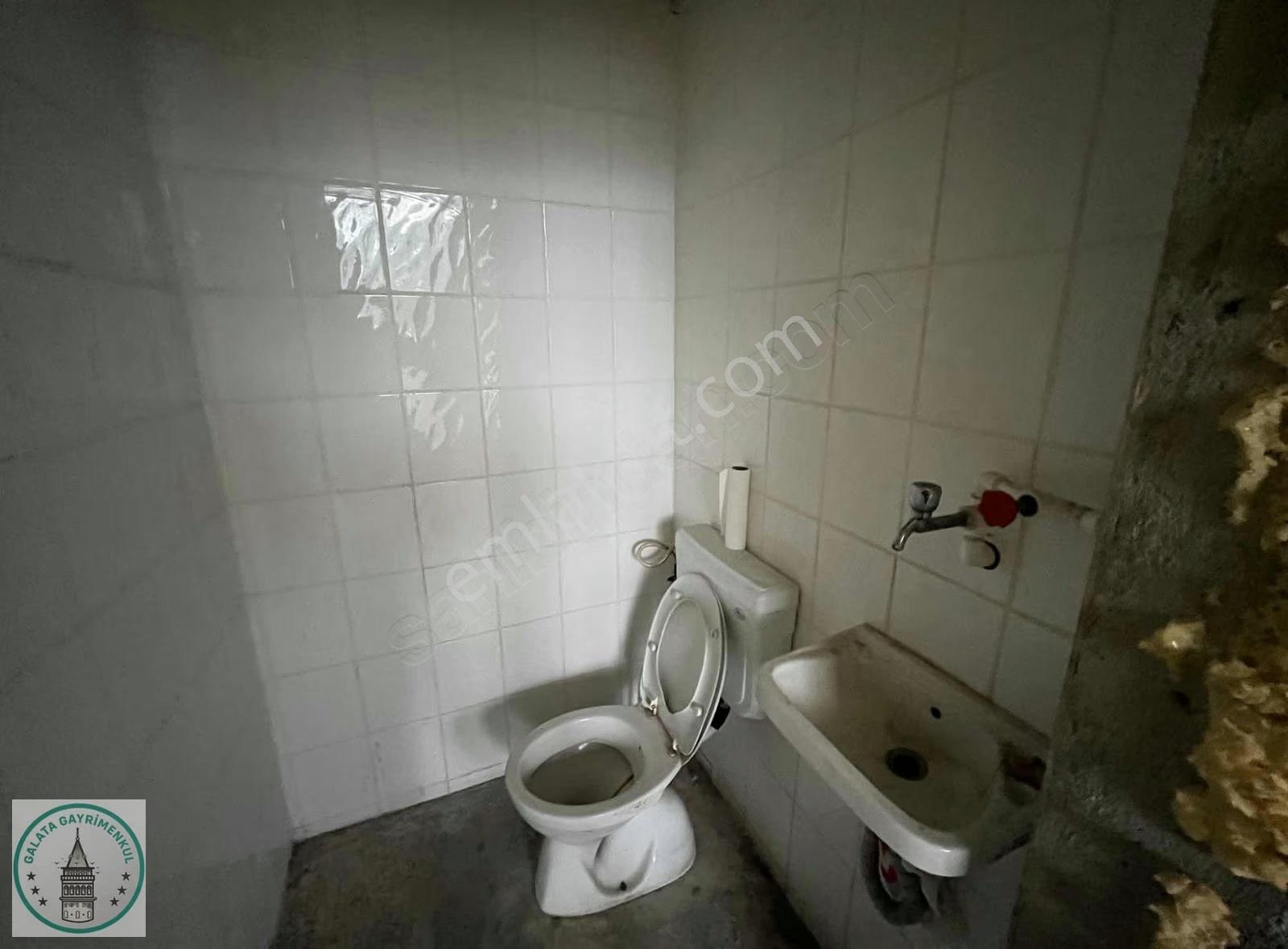 Galata'dan Çarşıya Yakın Kiralık İş Yeri - Görsel 3