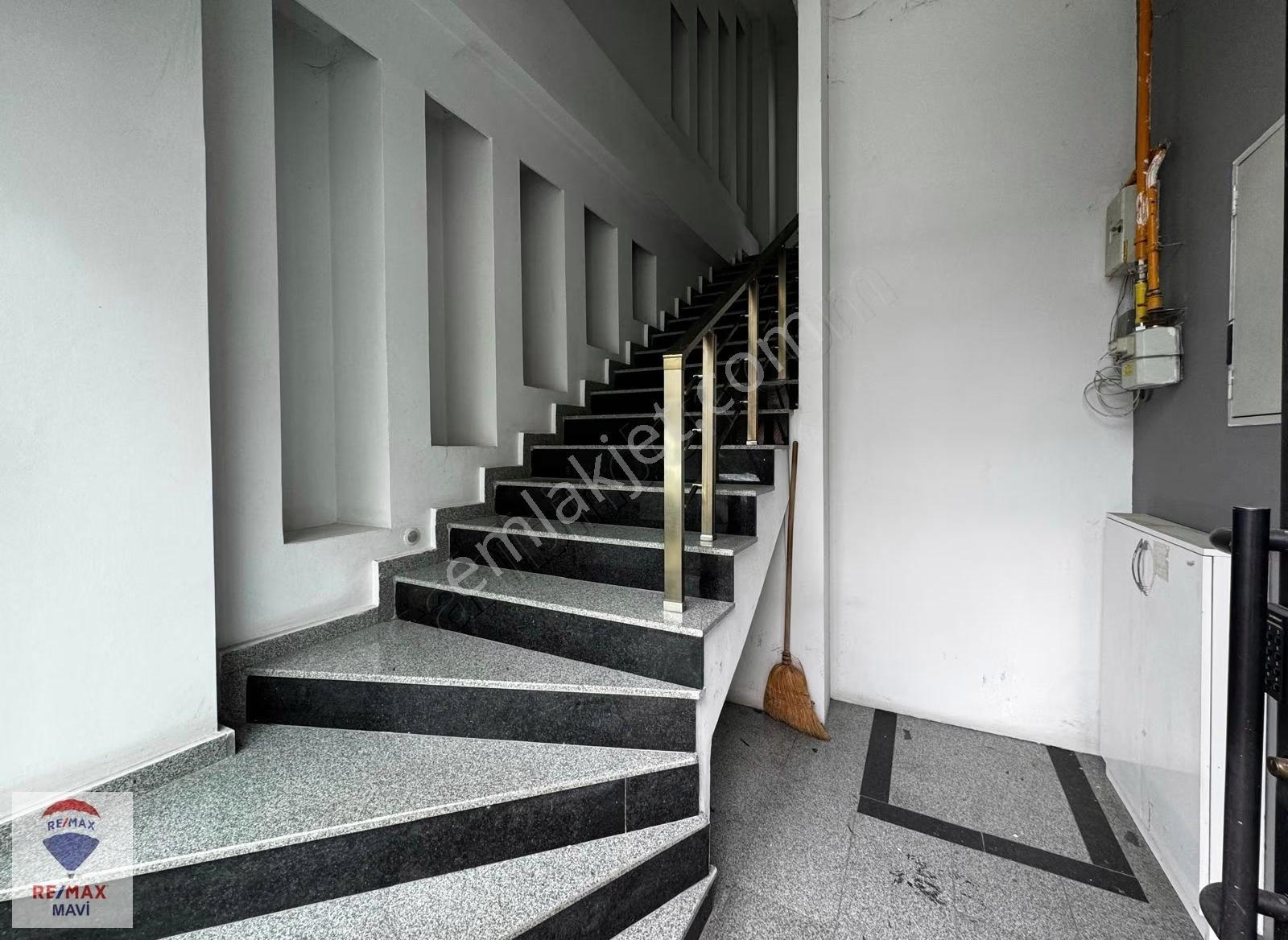 Re/max Mavi'den Çarşı Merkez'de Kiralık 3+1 118 M² Ofis-işyeri - Görsel 3