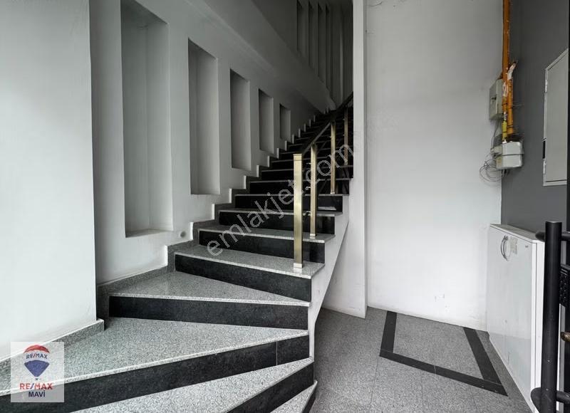 Çarşı Merkez'de Kurumsal Kiracılı 670 M² Komple Satılık Bina - Görsel 9