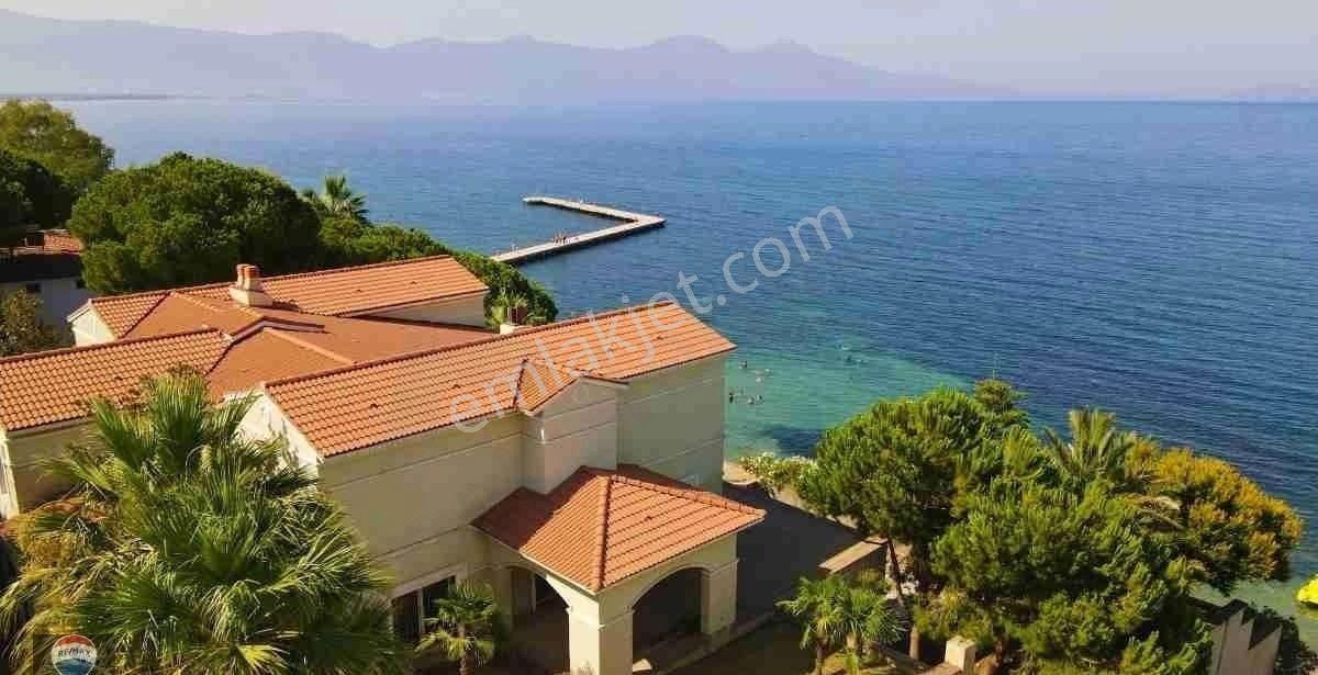 Kuşadası Denize Sıfır Satılık Malikane Özel Plajlı - Görsel 17