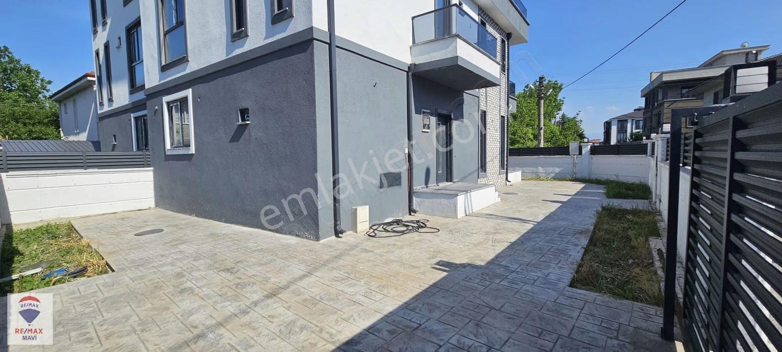 Remax Mavi Yazlık'ta 4+1 Geniş Bahçeli Ve Teraslı Satılık Villa - Görsel 16