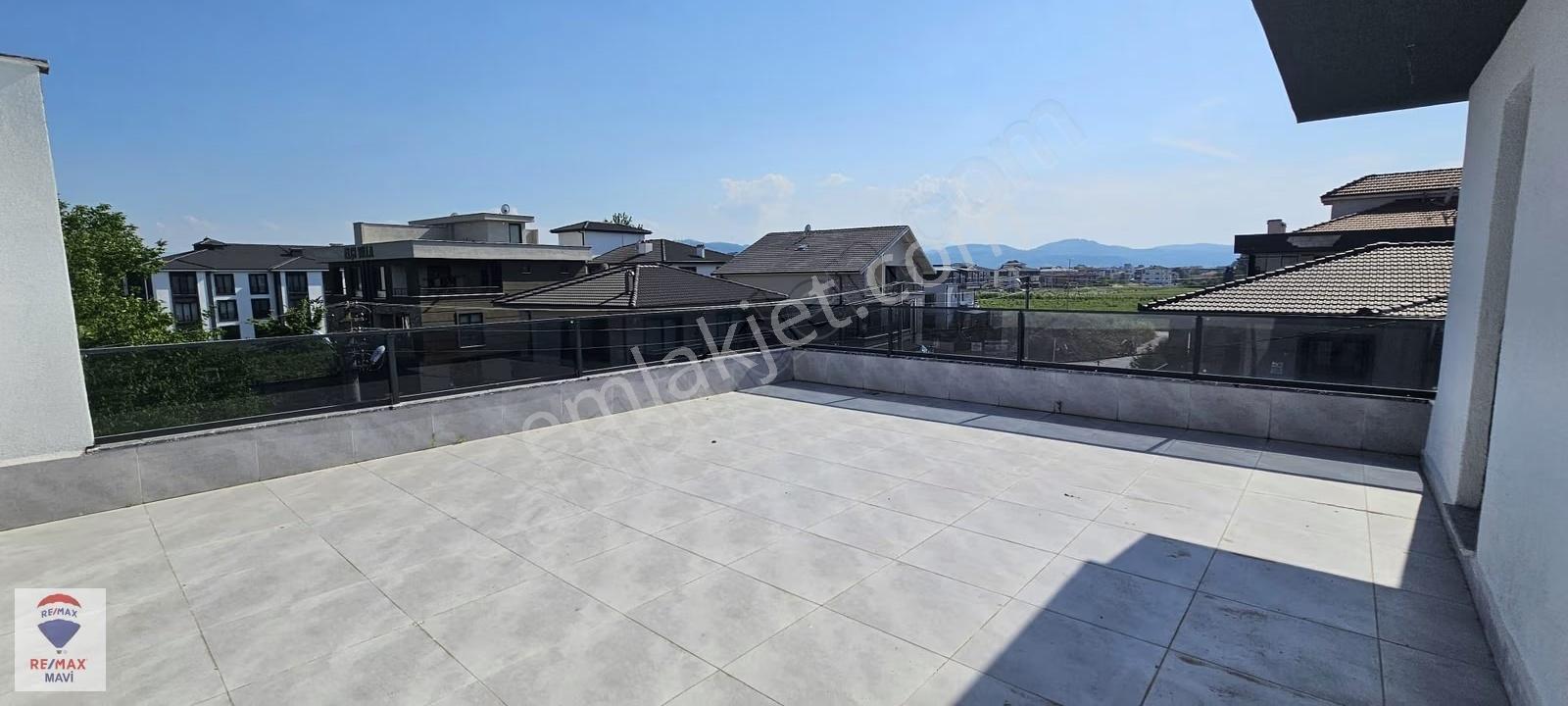 Remax Mavi Yazlık'ta 4+1 Geniş Bahçeli Ve Teraslı Satılık Villa - Görsel 12