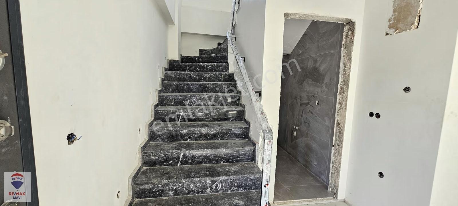 Remax Mavi Yazlık'ta 4+1 Geniş Bahçeli Ve Teraslı Satılık Villa - Görsel 25